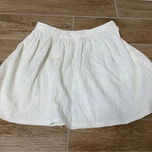 Forever 21 Cream Mini Skirt Size S